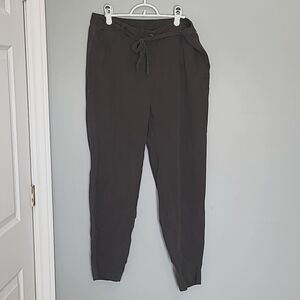 Women’s Relaxed Tie-Waist Pants